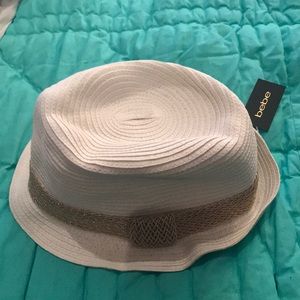 Bebe hat